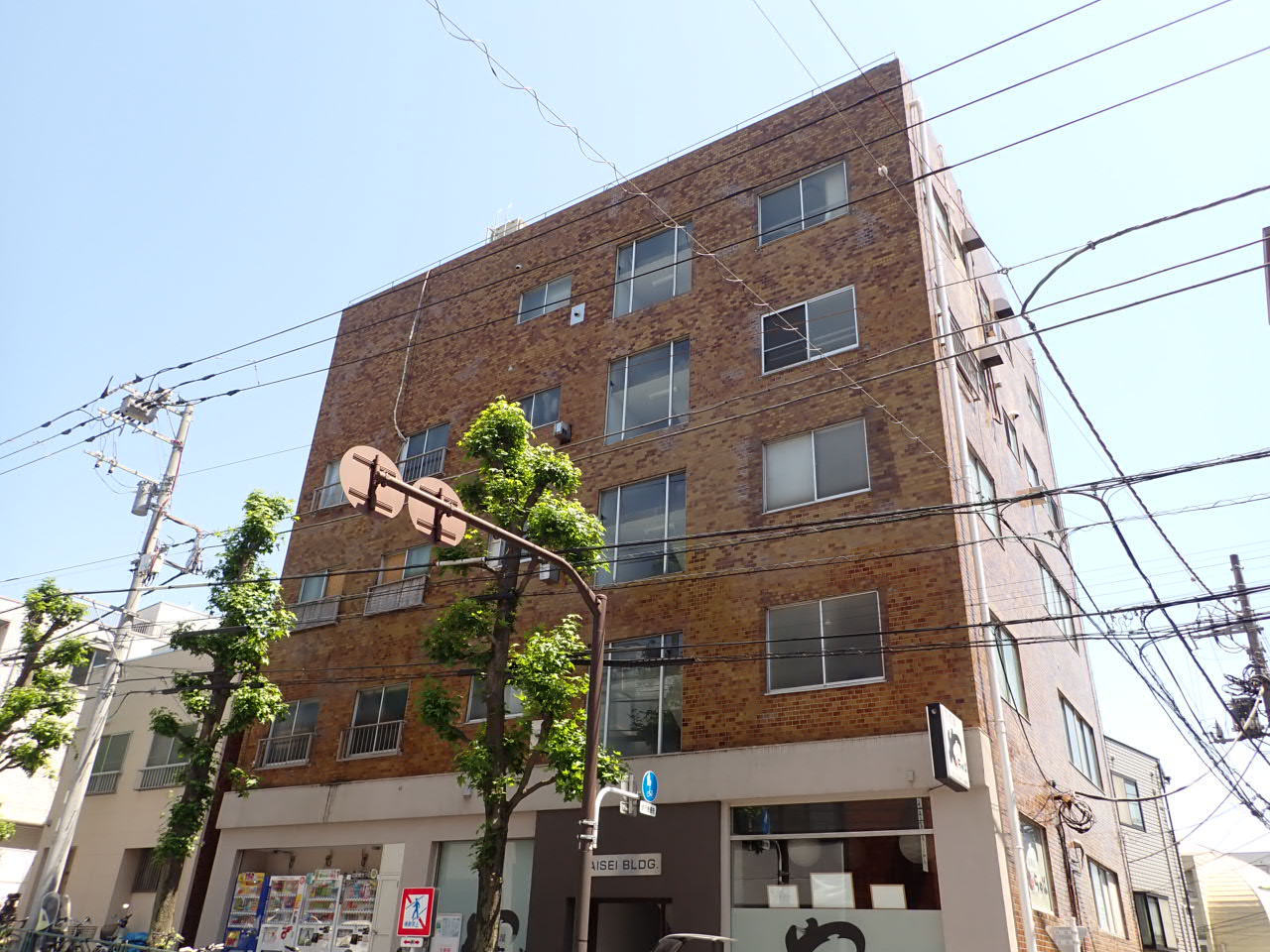 建物外観　鉄筋コンクリート造5階建♪（エレベーターなし）