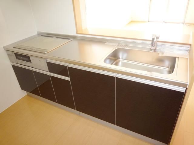キッチン　同施工会社　他物件の室内写真によるイメージです