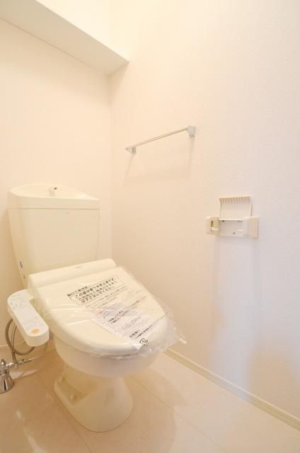 トイレ　同施工会社　他物件の室内写真によるイメージです