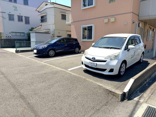 駐車場　駐車場