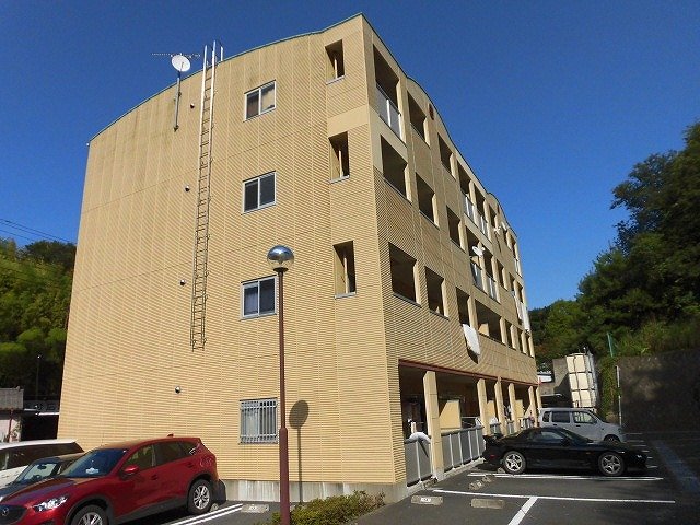 建物外観　落ち着いた雰囲気の外観です