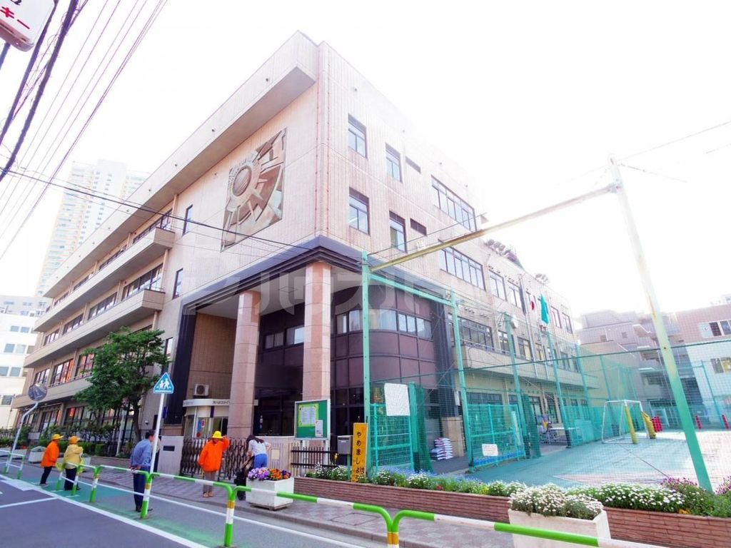 小学校　荒川区立ひぐらし小学校（小学校）まで390m