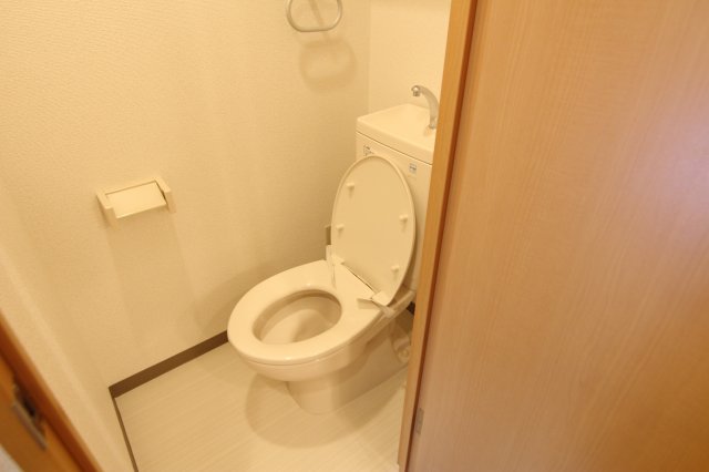 トイレ　※同仕様写真になります。