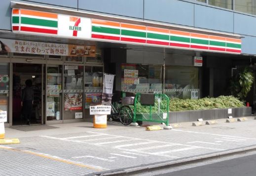 コンビニ　セブンイレブン赤坂4丁目店（コンビニ）まで186m
