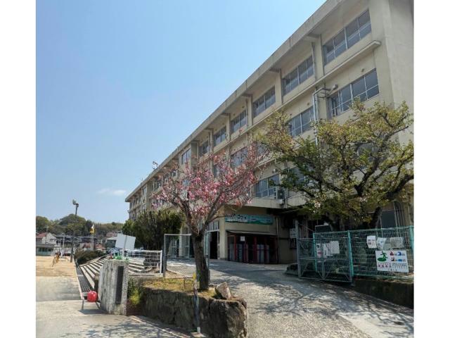 小学校　福山市立坪生小学校（小学校）まで886m