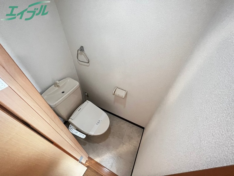 トイレ　同型参考写真