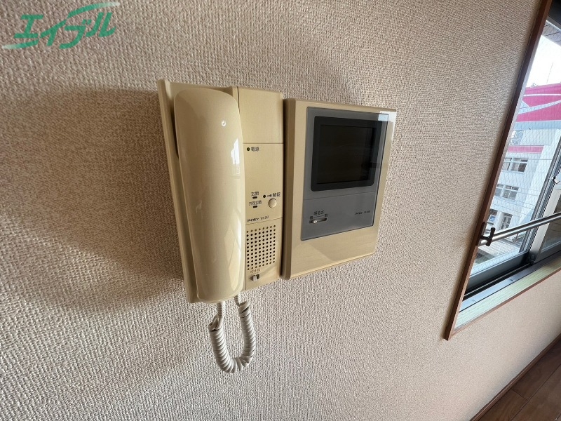 セキュリティ　同型参考写真