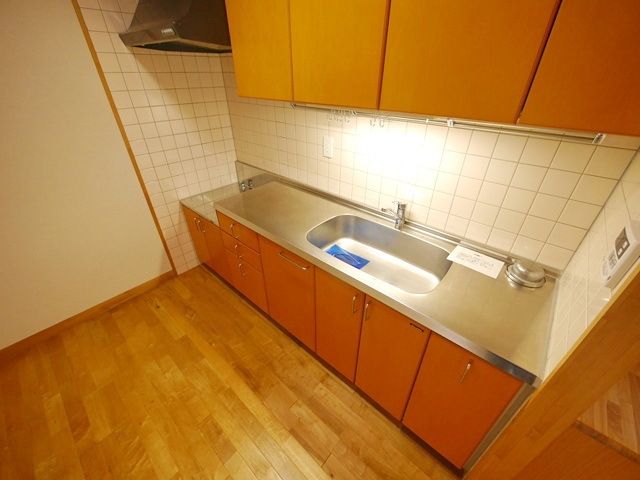 キッチン　同物件別部屋写真