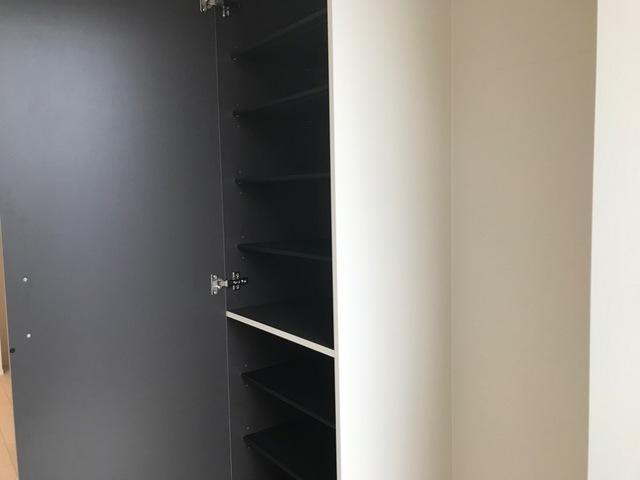 バルコニー　玄関収納