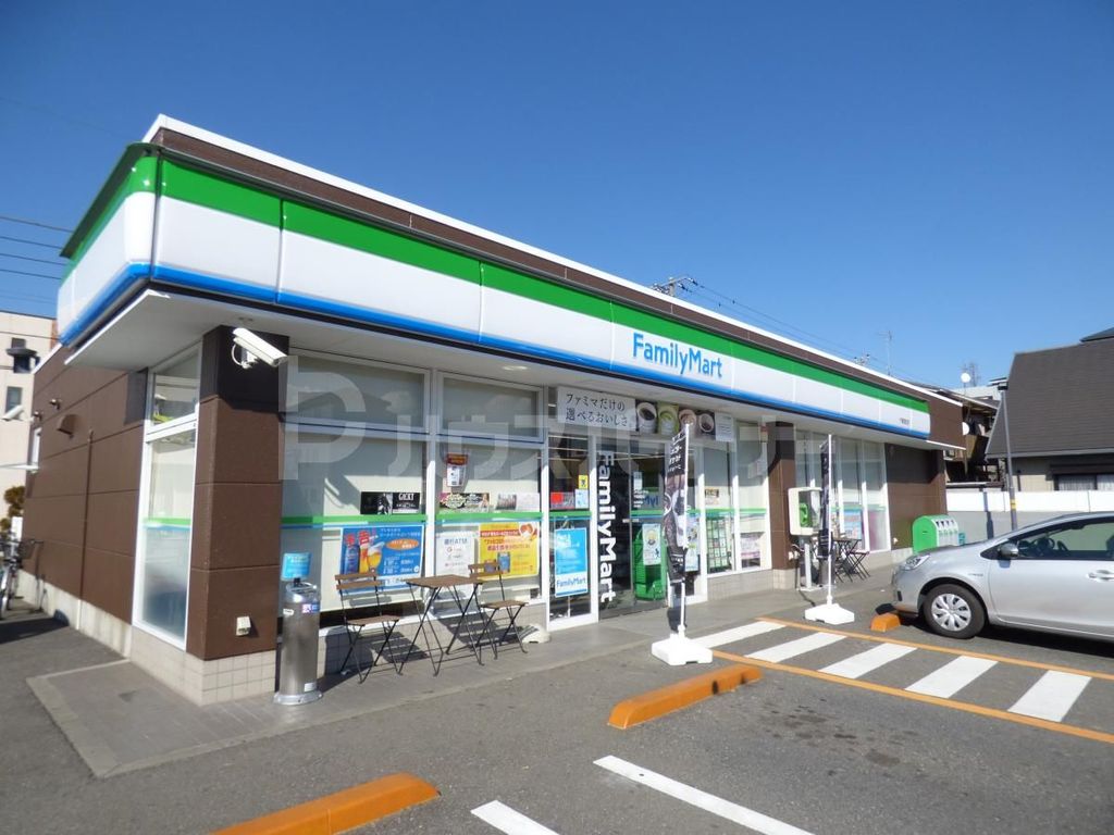 コンビニ　ファミリーマート千葉旭町店（コンビニ）まで440m