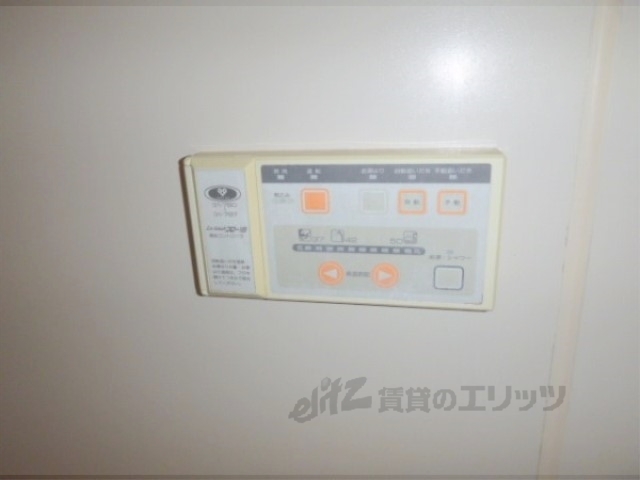 その他設備　給湯器リモコン