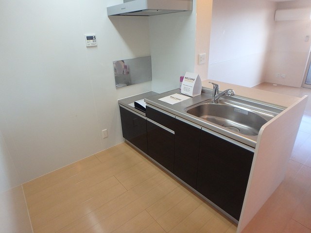 キッチン　同物件反転部屋参考写真