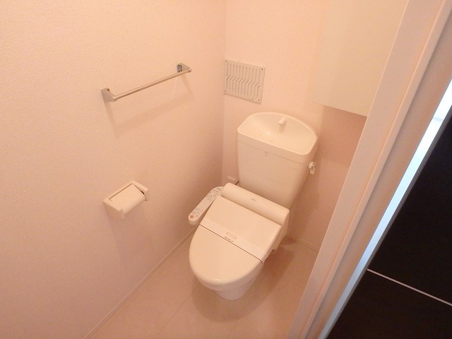 トイレ　同物件反転部屋参考写真