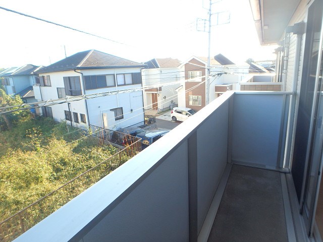 バルコニー　同物件反転部屋参考写真