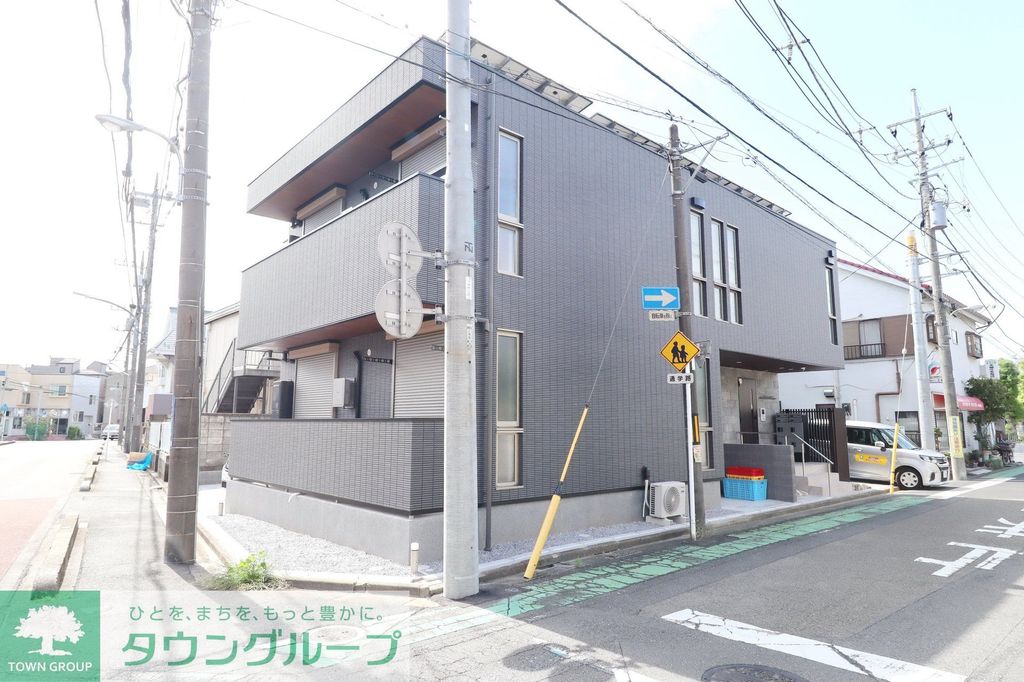 建物外観　駐車場