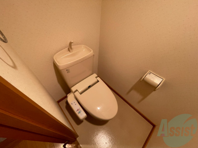 トイレ　トイレはシンプルかつオーソドックスですが清潔感があります。