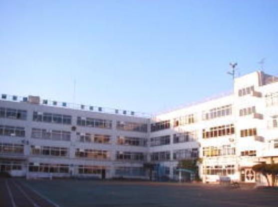 小学校　王子第二小学校（小学校）まで933m