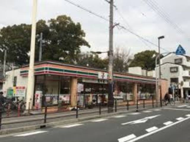 コンビニ　セブンイレブン東大阪西岩田1丁目店（コンビニ）まで683m