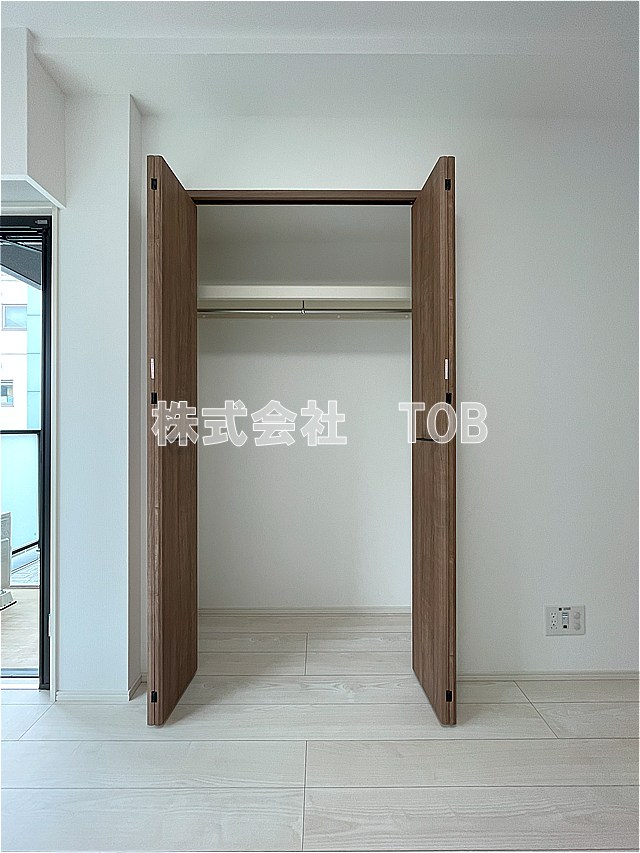 収納　洋室8帖　収納