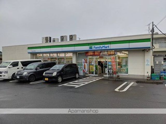 コンビニ　ファミリーマート（コンビニ）まで484m