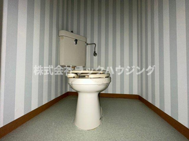 トイレ　【お部屋探しはラックハウジングにお問合せ下さいませ】