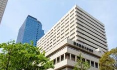 病院　東京医科大学病院（病院）まで437m