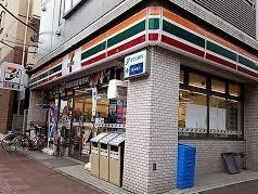 コンビニ　セブンイレブン横浜東神奈川1丁目店（コンビニ）まで860m