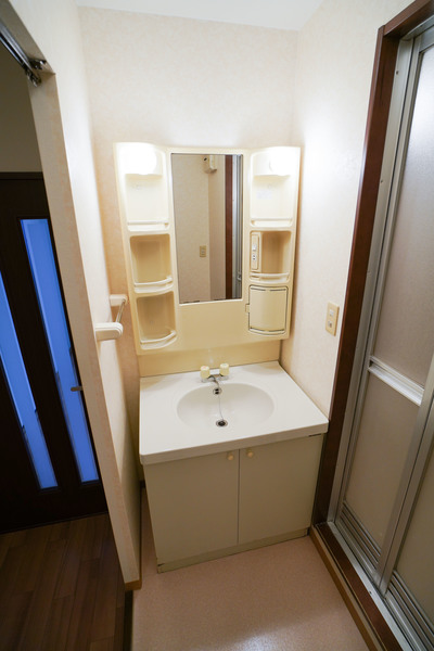 洗面設備　同じ建物の別なお部屋