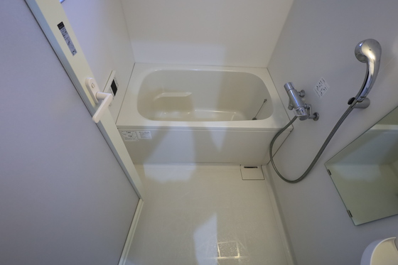 バス・シャワールーム　※別部屋の写真です