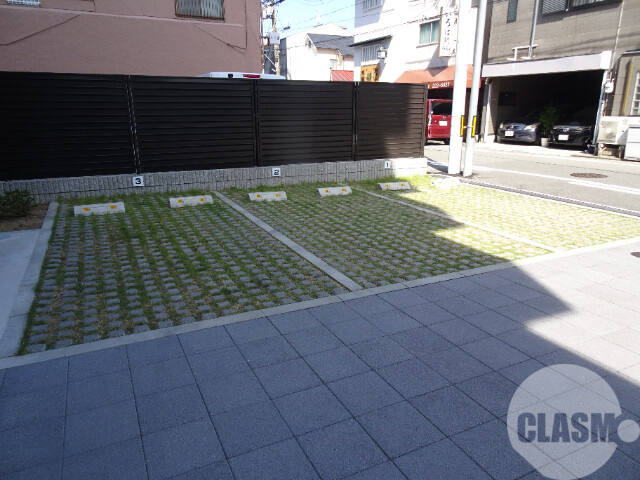 駐車場　敷地内駐車場
