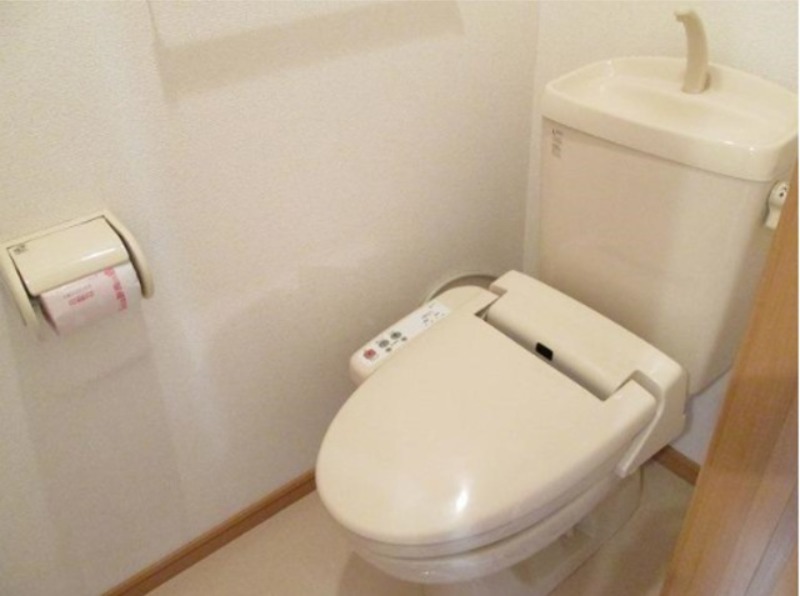 トイレ　図面と現状に相違がある場合には現状を優先