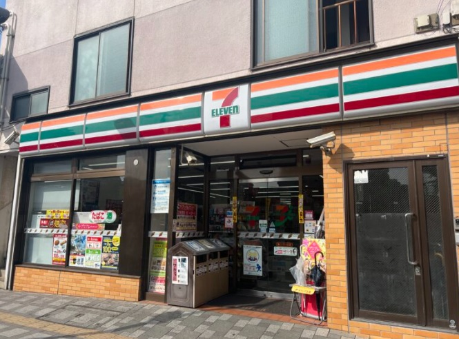 コンビニ　セブンイレブン 福山駅前店（コンビニ）まで12m