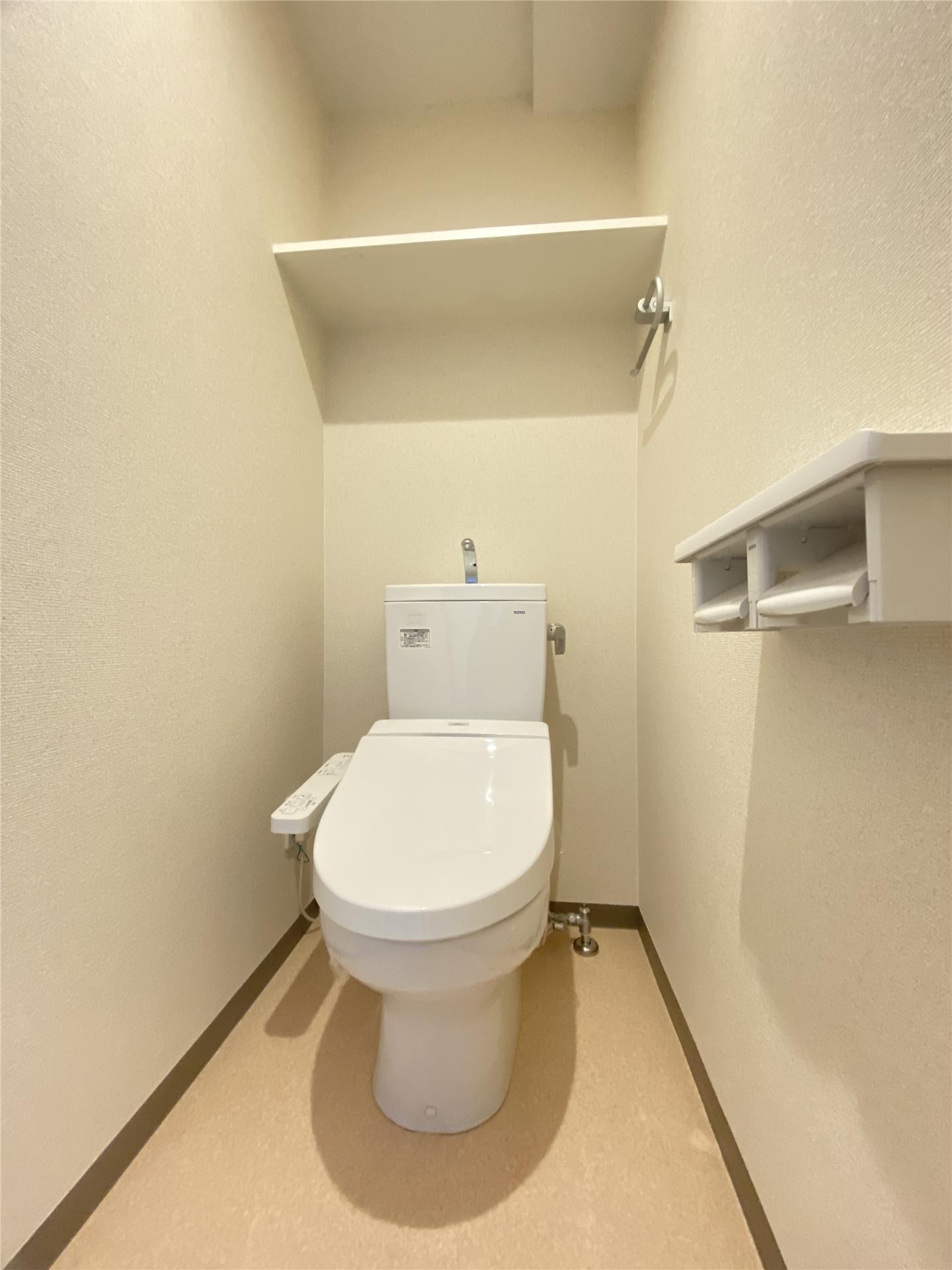 トイレ　同タイプ別室の写真です。