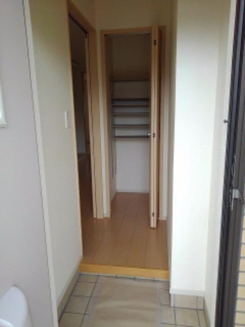玄関　シューズBOX完備しています。