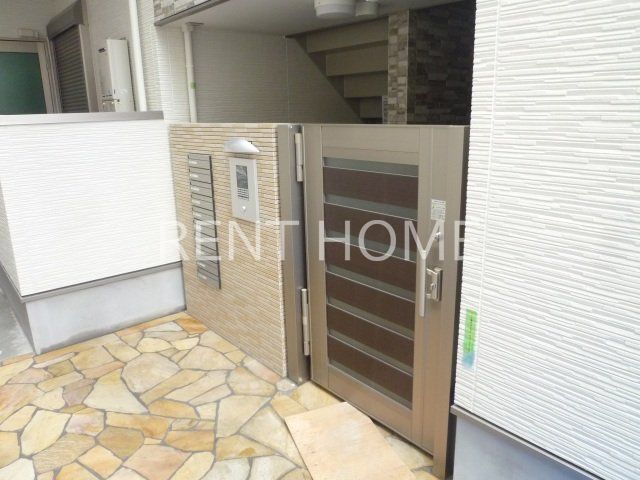 エントランス　オートロック完備