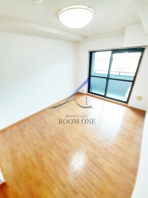 キッチン　洋室のお部屋です。