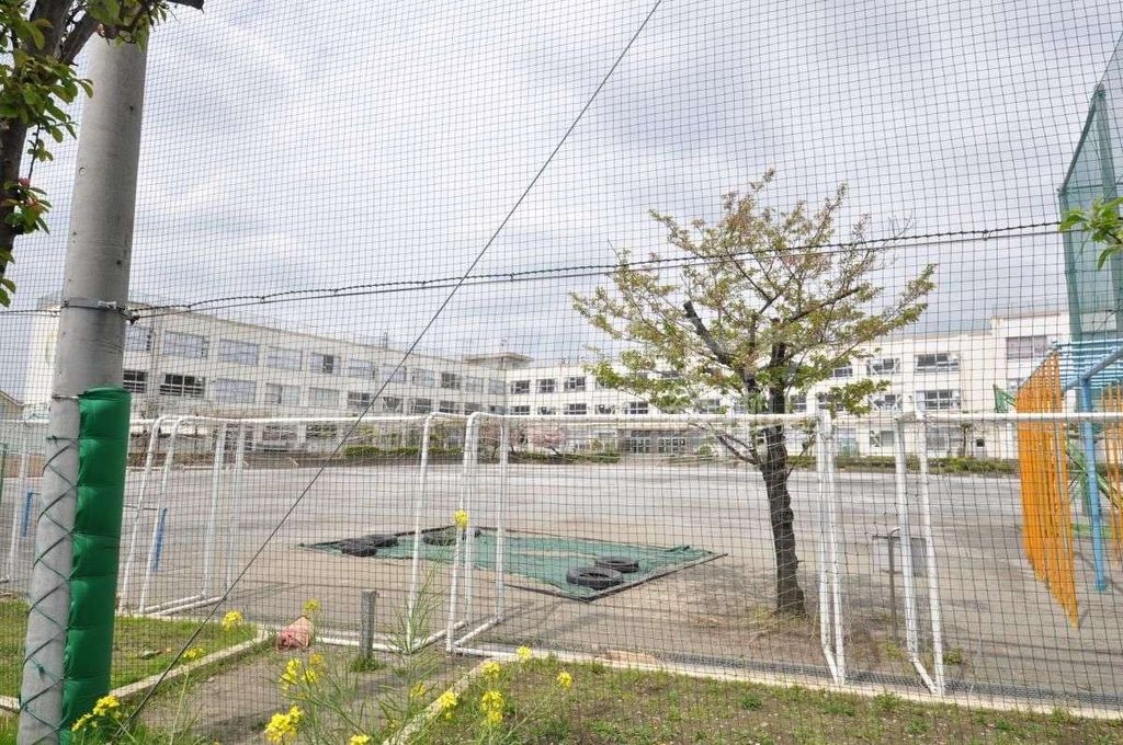 小学校　足立区立花畑小学校（小学校）まで150m