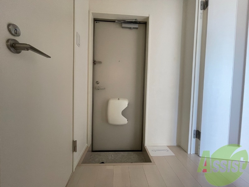 玄関　玄関になります。広いスペースが設けられています。