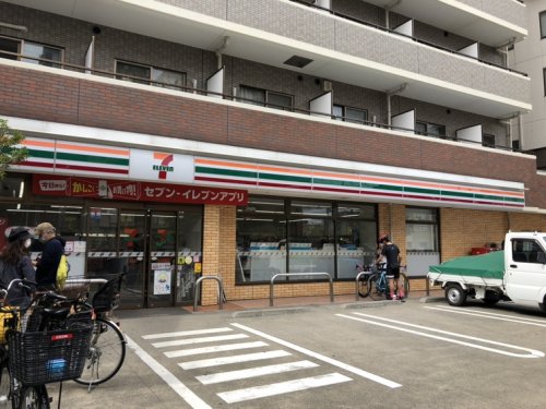 コンビニ　セブンイレブン北区岩淵店（コンビニ）まで426m
