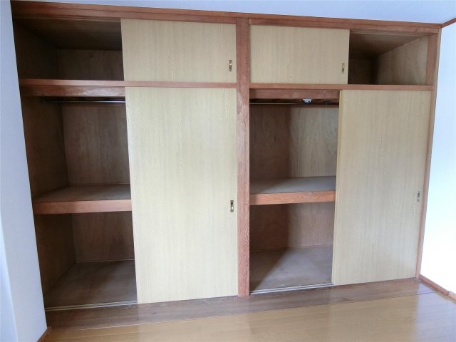 収納　天袋付き！押入れタイプの収納です♪