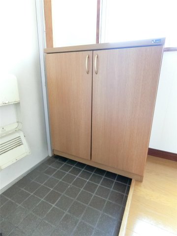 玄関　小物飾りも楽しめるシューズボックス付き♪