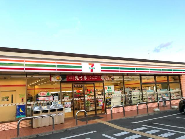 コンビニ　セブンイレブン堺草部店（コンビニ）まで606m