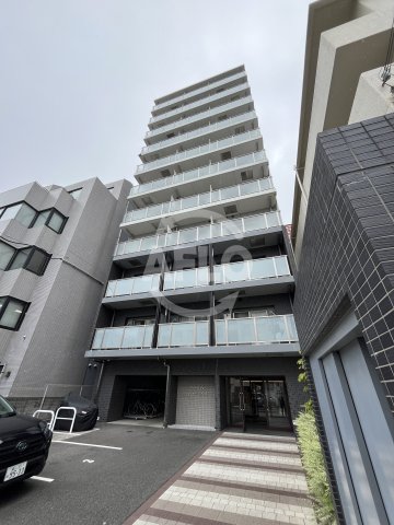 建物外観　ワールドアイ江坂アルバ　外観