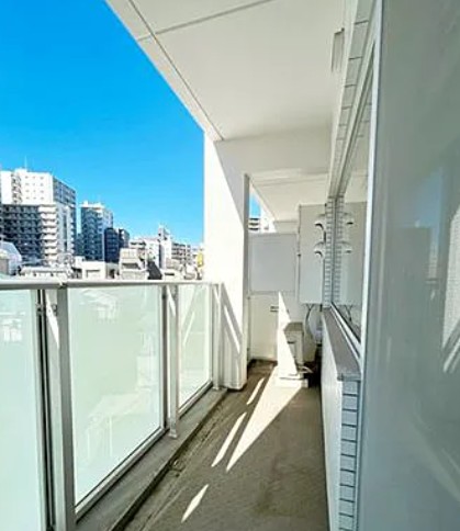 バルコニー　陽当たり良好なバルコニーです