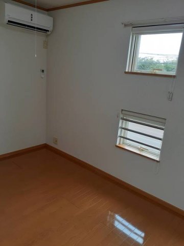 その他部屋・スペース　風通しも良い寝室です☆