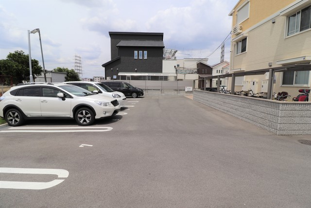 駐車場　敷地内駐車場