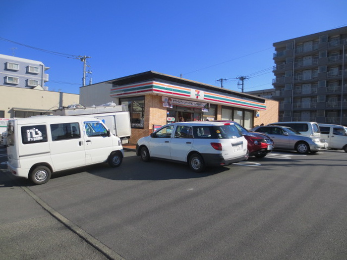 コンビニ　セブンイレブン平塚中堂店（コンビニ）まで310m