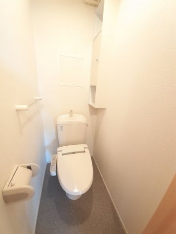 トイレ　落ち着いたトイレです