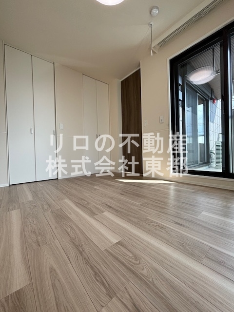 その他部屋・スペース　明るい色合いのフローリング♪優しい雰囲気の室内です☆
