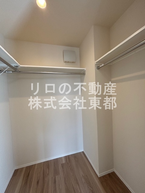 収納　奥行のあるウォークインクローゼットならお荷物多い方でも安心☆
